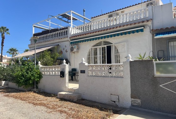 Herverkoop - Rijhuis -
Torrevieja - San Luis