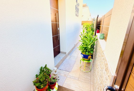 Venta - Villa Semi Adosado -
Los Montesinos - La Herada