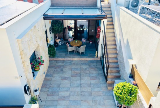 Venta - Villa Semi Adosado -
Los Montesinos - La Herada