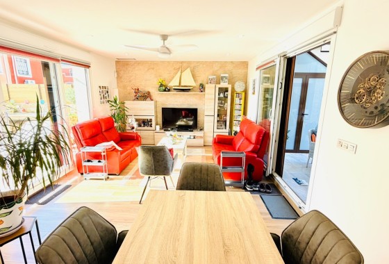 Venta - Villa Semi Adosado -
Los Montesinos - La Herada