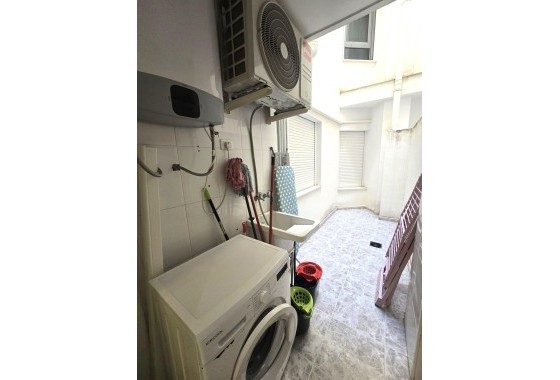 Herverkoop - Appartement / Flat -
Torrevieja - Las Piscinas Naturales