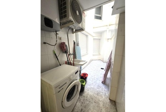 Herverkoop - Appartement / Flat -
Torrevieja - Las Piscinas Naturales