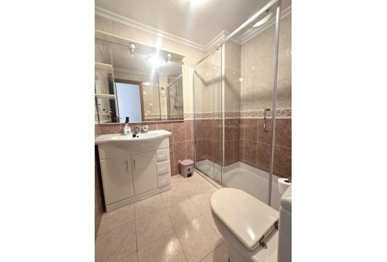 Herverkoop - Appartement / Flat -
Torrevieja - Las Piscinas Naturales