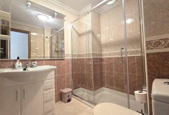 Herverkoop - Appartement / Flat -
Torrevieja - Las Piscinas Naturales