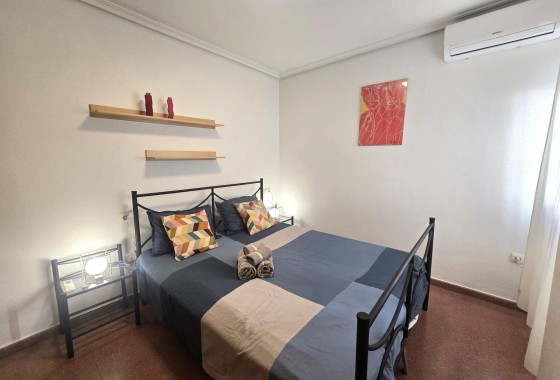 Herverkoop - Appartement / Flat -
Torrevieja - Las Piscinas Naturales