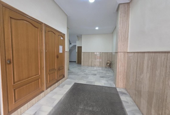 Herverkoop - Appartement / Flat -
Torrevieja - Las Piscinas Naturales