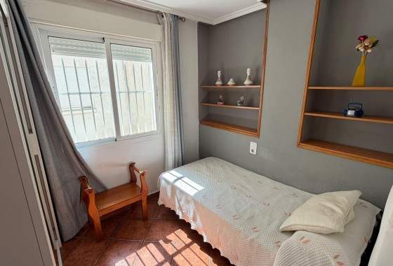 Herverkoop - Appartement / Flat -
Torrevieja - Playa del Cura