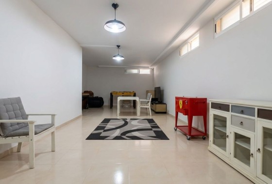 Herverkoop - Rijhuis -
El Verger - Costa Blanca