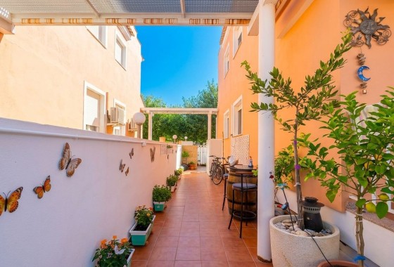 Herverkoop - Rijhuis -
El Verger - Costa Blanca