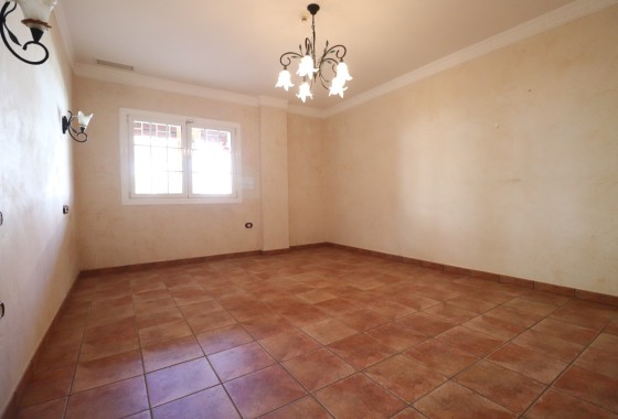 Herverkoop - Vrijstaande villa -
Rojales - Los Palacios