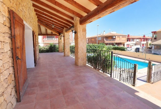 Herverkoop - Vrijstaande villa -
Rojales - Los Palacios