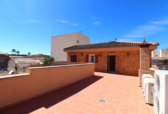 Herverkoop - Vrijstaande villa -
Rojales - Los Palacios