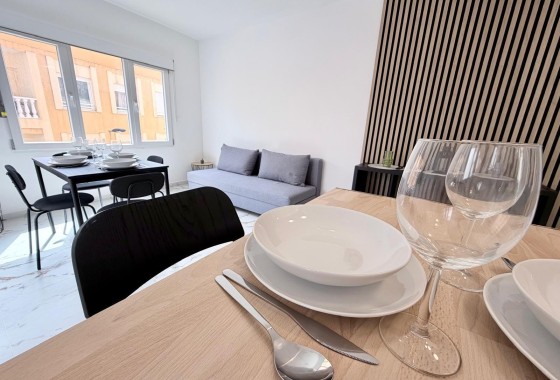 Herverkoop - Appartement / Flat -
Torrevieja - Playa del Cura