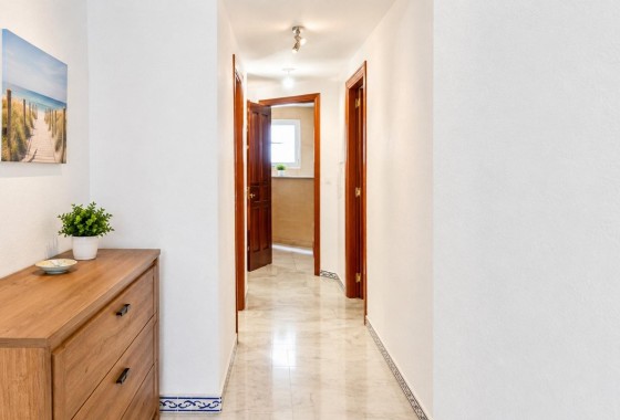 Sprzedaż - Apartament / Mieszkanie -
Torrevieja - Playa de los Locos