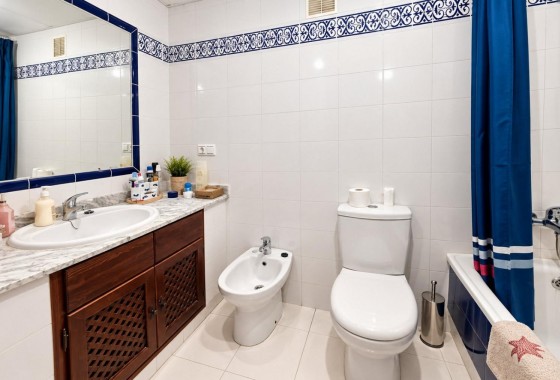 Sprzedaż - Apartament / Mieszkanie -
Torrevieja - Playa de los Locos