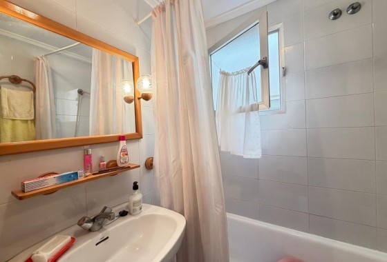 Wiederverkauf - Wohnung / Apartment -
Torrevieja - Playa del Cura