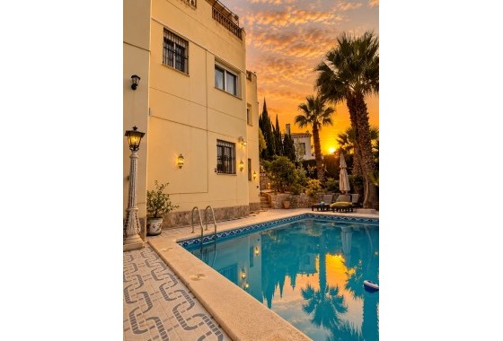 Herverkoop - Vrijstaande Villa -
Dehesa de Campoamor - Las Ramblas Golf