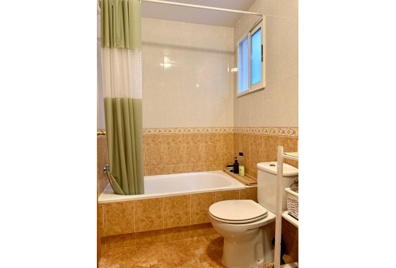 Herverkoop - Appartement / Flat -
Torrevieja - El molino