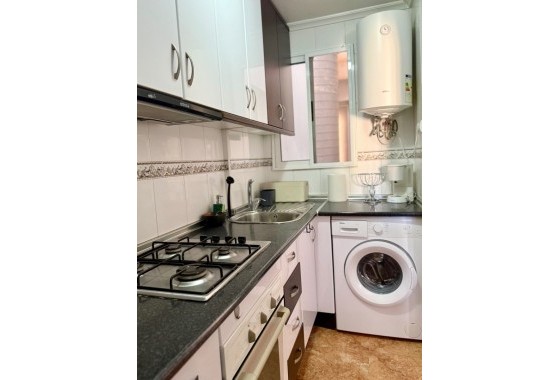 Herverkoop - Appartement / Flat -
Torrevieja - El molino