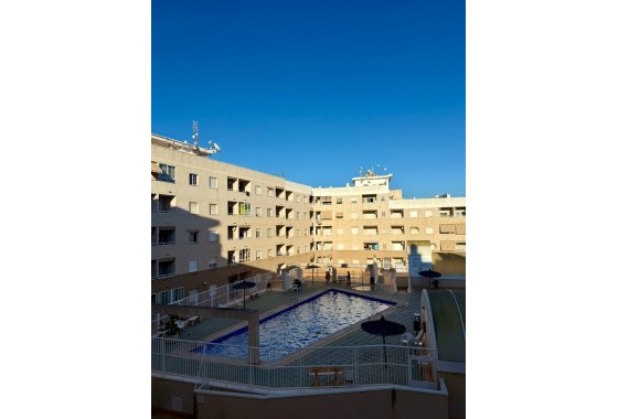Herverkoop - Appartement / Flat -
Torrevieja - El molino