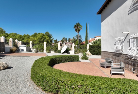 Resale - Detached Villa -
Campos Del Rio