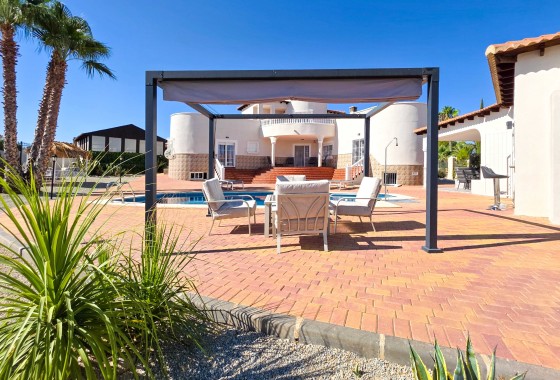 Resale - Detached Villa -
Campos Del Rio
