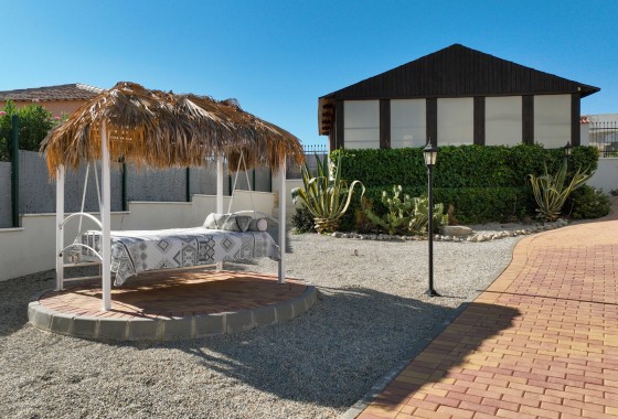 Resale - Detached Villa -
Campos Del Rio
