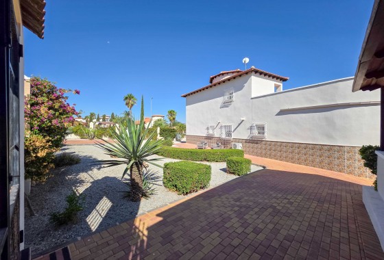 Resale - Detached Villa -
Campos Del Rio