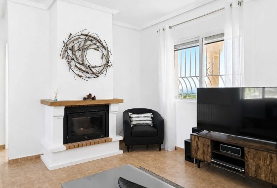 Resale - Detached Villa -
Campos Del Rio
