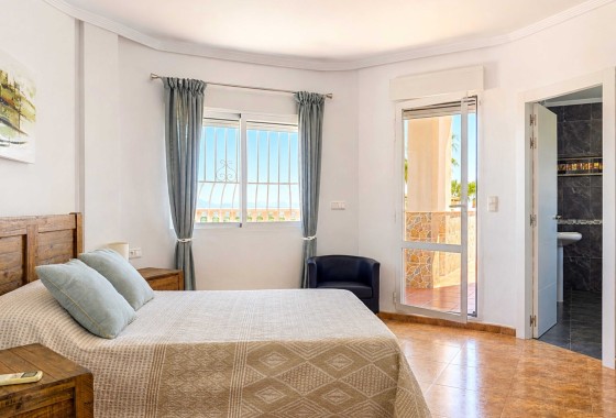 Resale - Detached Villa -
Campos Del Rio