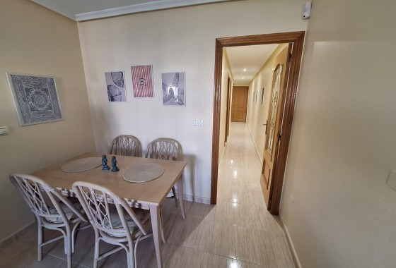 Herverkoop - Appartement / Flat -
Torrevieja - Playa del Cura