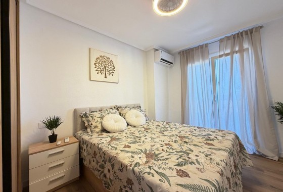 Herverkoop - Appartement / Flat -
Torrevieja - Parque de las Naciones