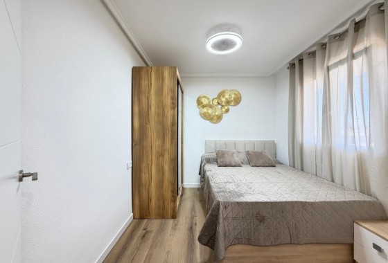 Herverkoop - Appartement / Flat -
Torrevieja - Parque de las Naciones
