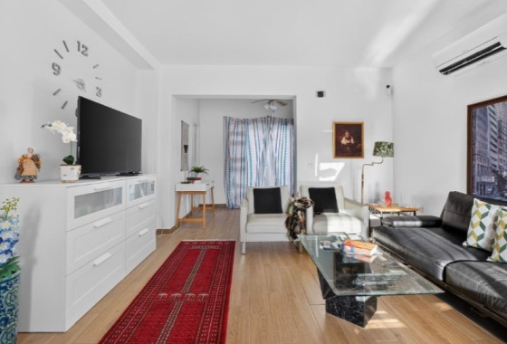 Venta - Chalet Independiente -
Torrevieja