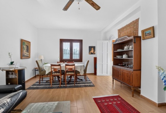Venta - Chalet Independiente -
Torrevieja