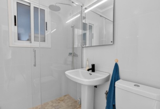 Venta - Chalet Independiente -
Torrevieja