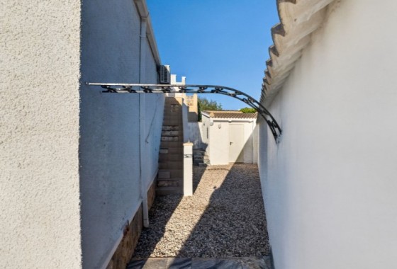 Venta - Chalet Independiente -
Torrevieja
