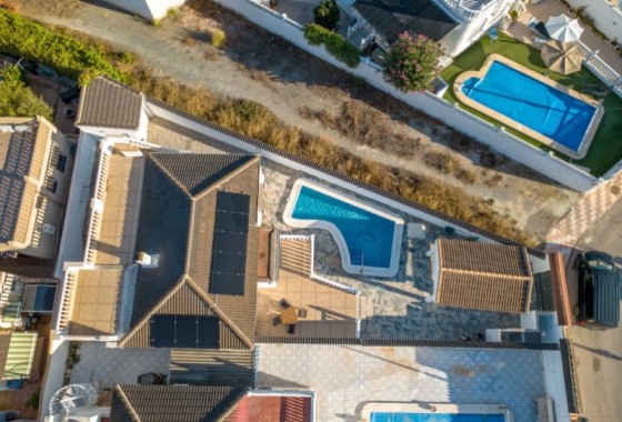 Venta - Chalet Independiente -
Torrevieja