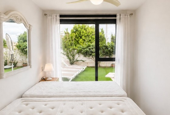 Sprzedaż - Apartament / Mieszkanie -
Orihuela Costa - Punta Prima
