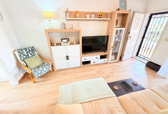 Venta - Apartamento / Piso -
Los Montesinos - La Herrada