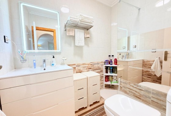Venta - Apartamento / Piso -
Los Montesinos - La Herrada