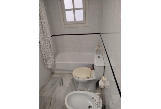 Revente - Appartement -
Torrevieja