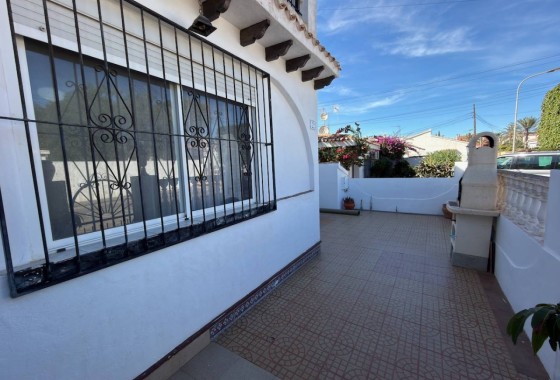 Venta - Apartamento / Piso -
Torrevieja