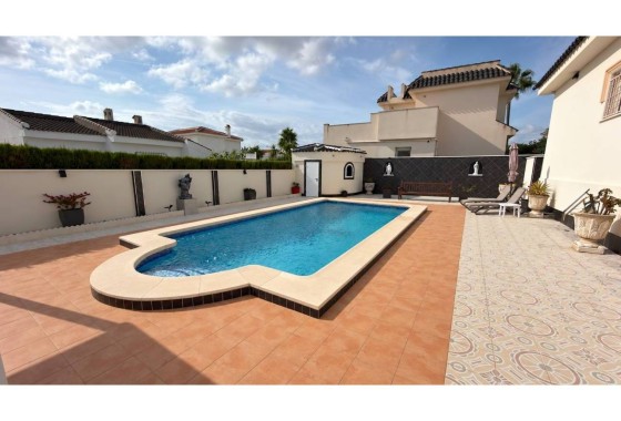 Herverkoop - Vrijstaande Villa -
Ciudad Quesada - Rojales - Ciudad Quesada