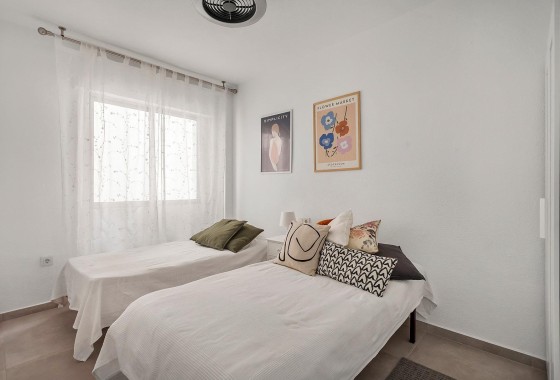 Sprzedaż - Apartament / Mieszkanie -
Torrevieja - Playa de los Locos