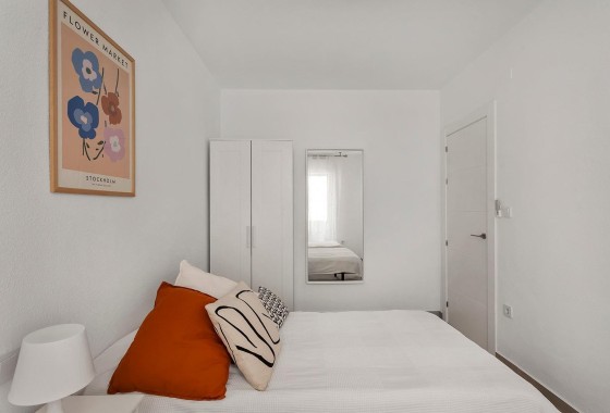 Sprzedaż - Apartament / Mieszkanie -
Torrevieja - Playa de los Locos