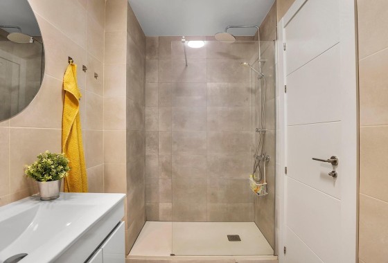 Sprzedaż - Apartament / Mieszkanie -
Torrevieja - Playa de los Locos