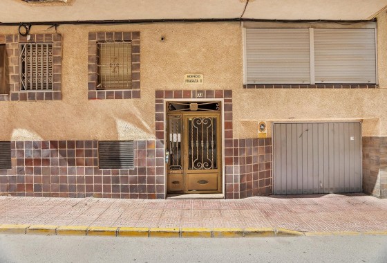 Sprzedaż - Apartament / Mieszkanie -
Torrevieja - Playa de los Locos