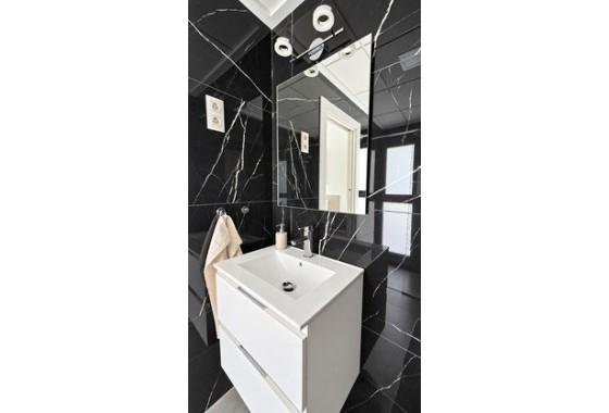 Sprzedaż - Apartament / Mieszkanie -
La Mata
