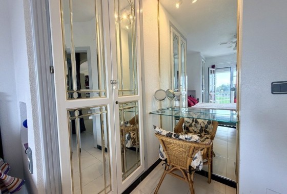 Venta - Apartamento / Piso -
Torrevieja